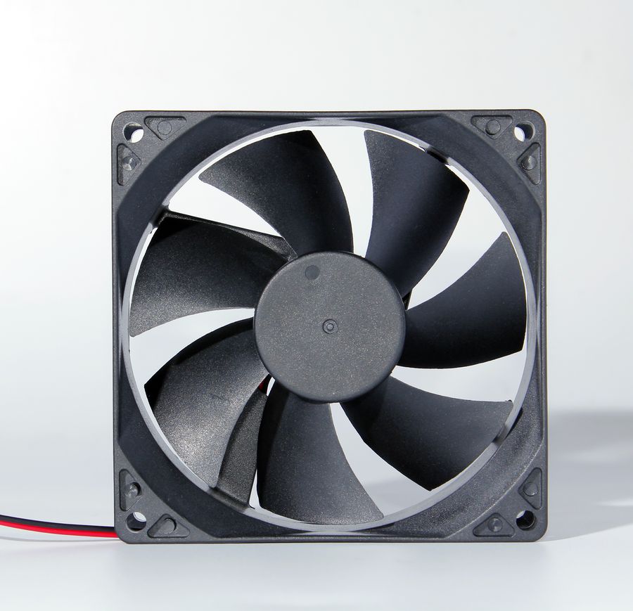 92x92x25 mm DC axial fan